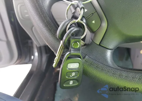 2009 Kia Optima Lx z USA, uszkodzony, nr VIN KNAGE228195361779